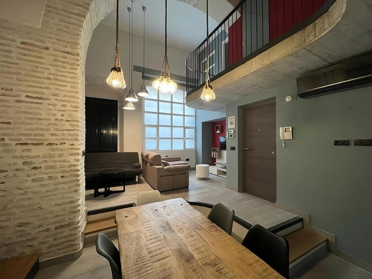 Apartamentos Living Sevilla Centro Maestranza Sevilha Exterior foto