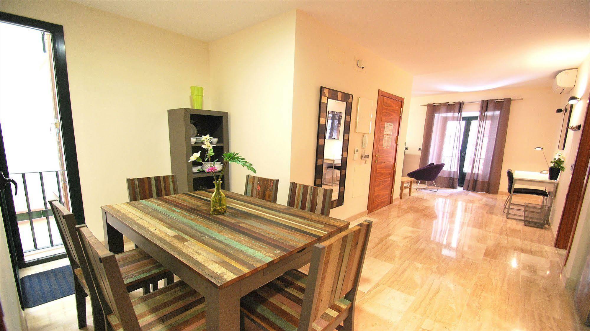Apartamentos Living Sevilla Centro Maestranza Sevilha Exterior foto