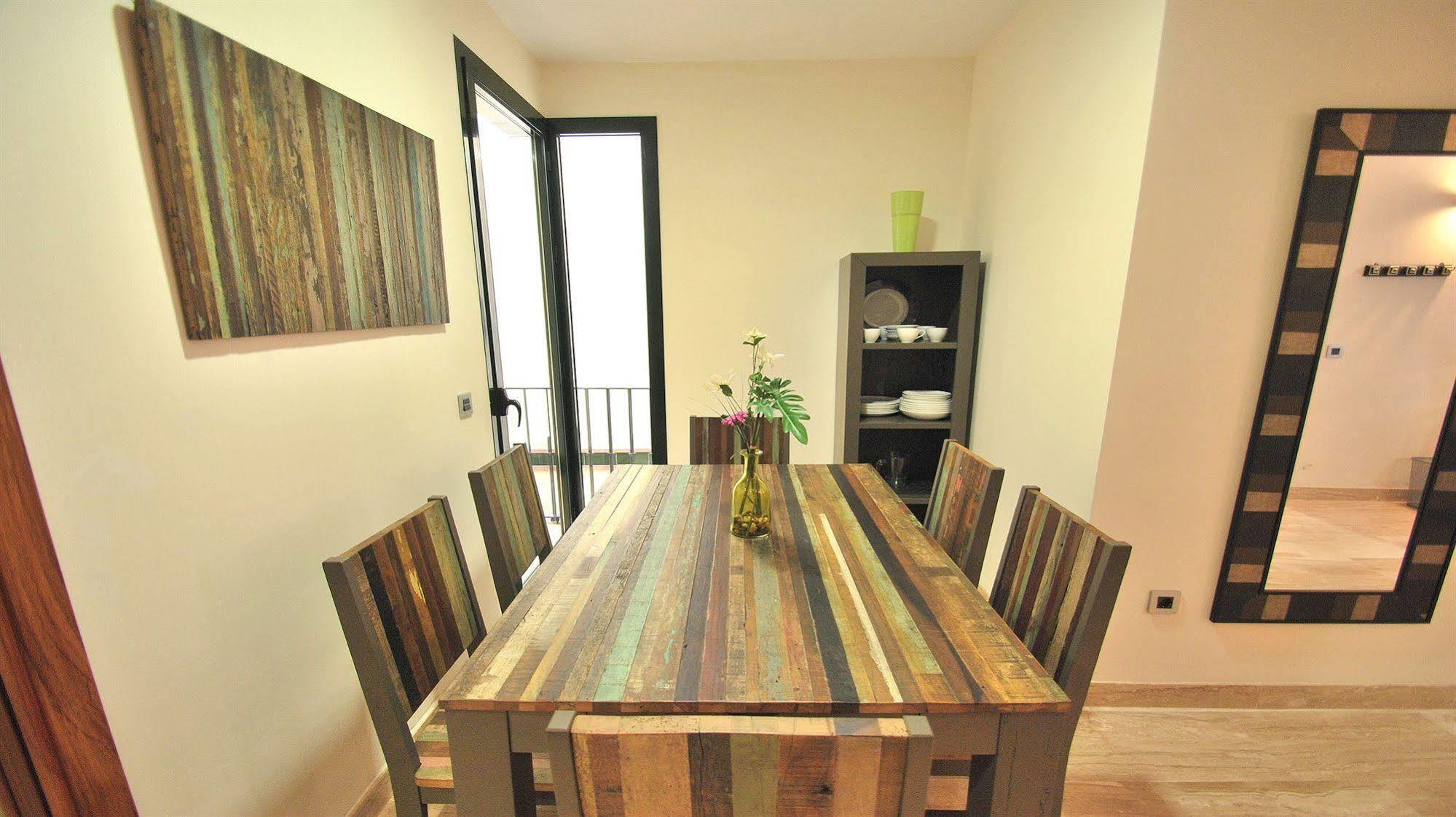 Apartamentos Living Sevilla Centro Maestranza Sevilha Exterior foto