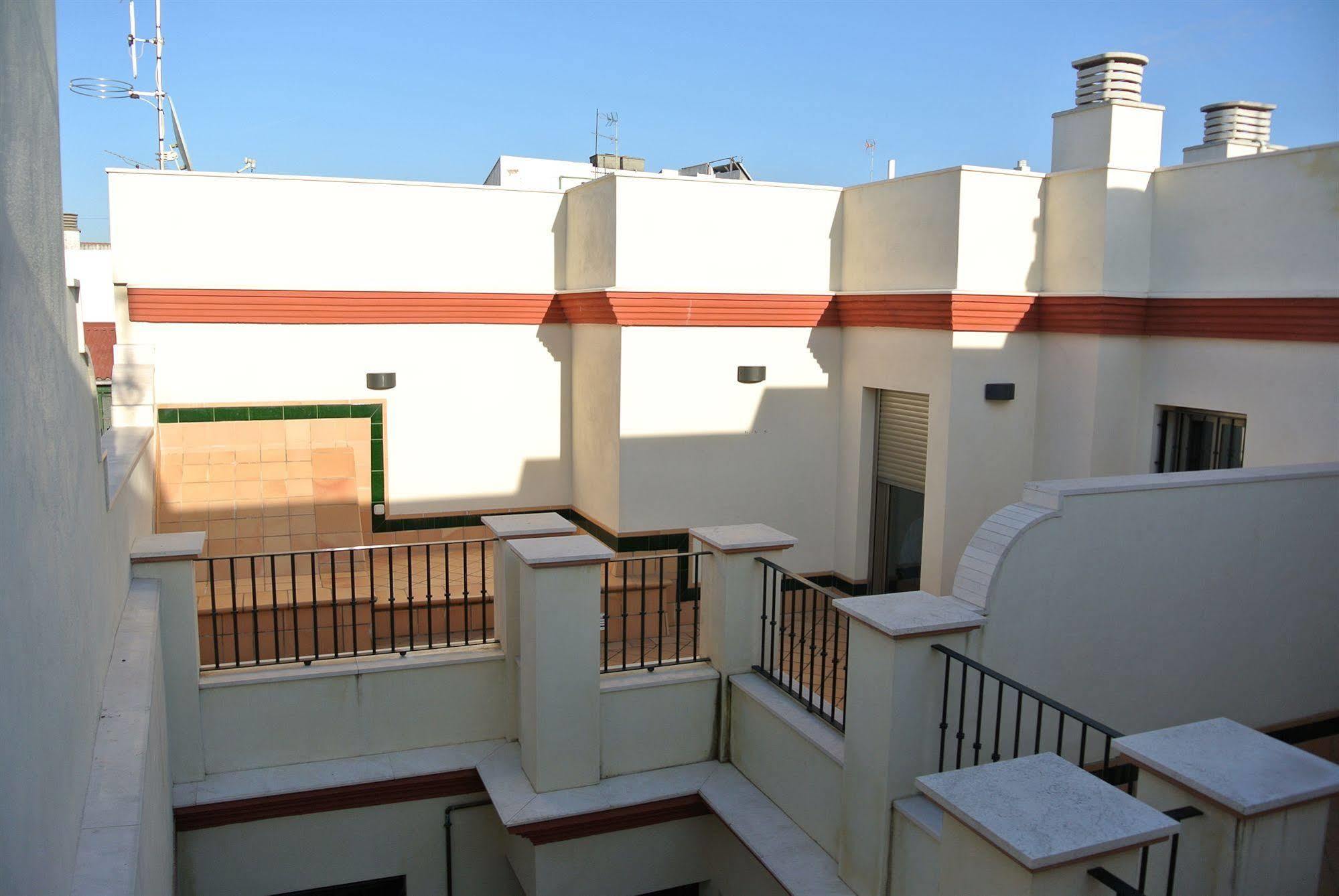 Apartamentos Living Sevilla Centro Maestranza Sevilha Exterior foto